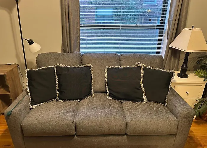 Apartment Entire In Heart Of